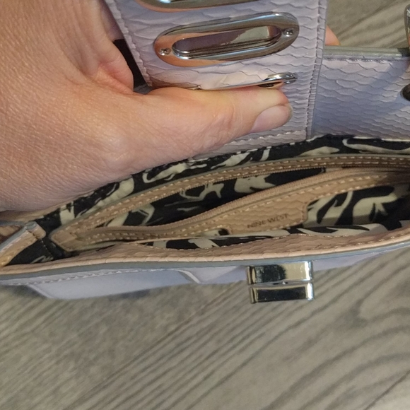 Beautiful small satchel by Nine West 🌸🌸🌸 - Picture 8 of 8